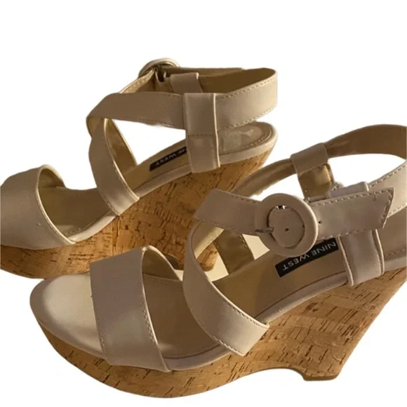 NWOT Nine West sandal wedges in an white/off-white color. Size 7.5. - Picture 3 of 6